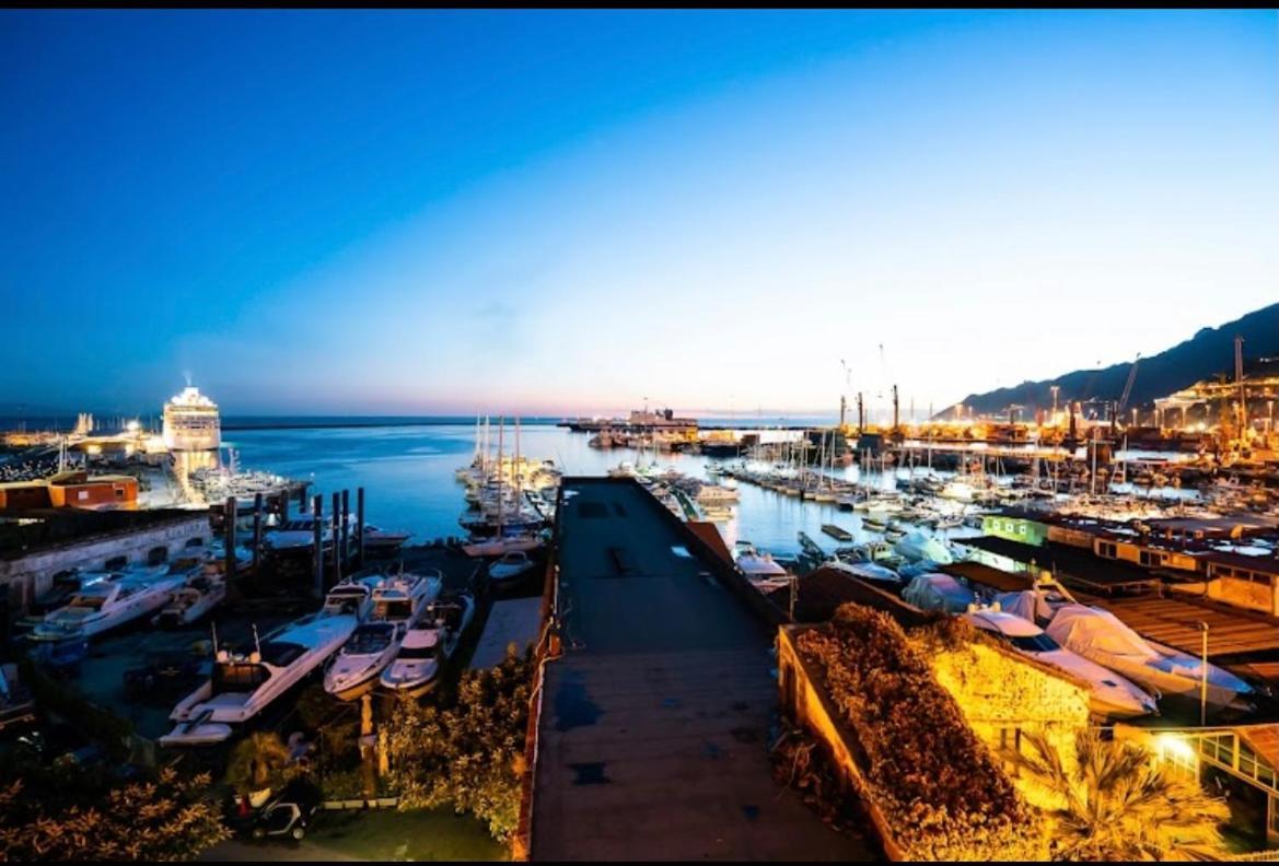Apartmán Casa Maria Al Porto Salerno Exteriér fotografie